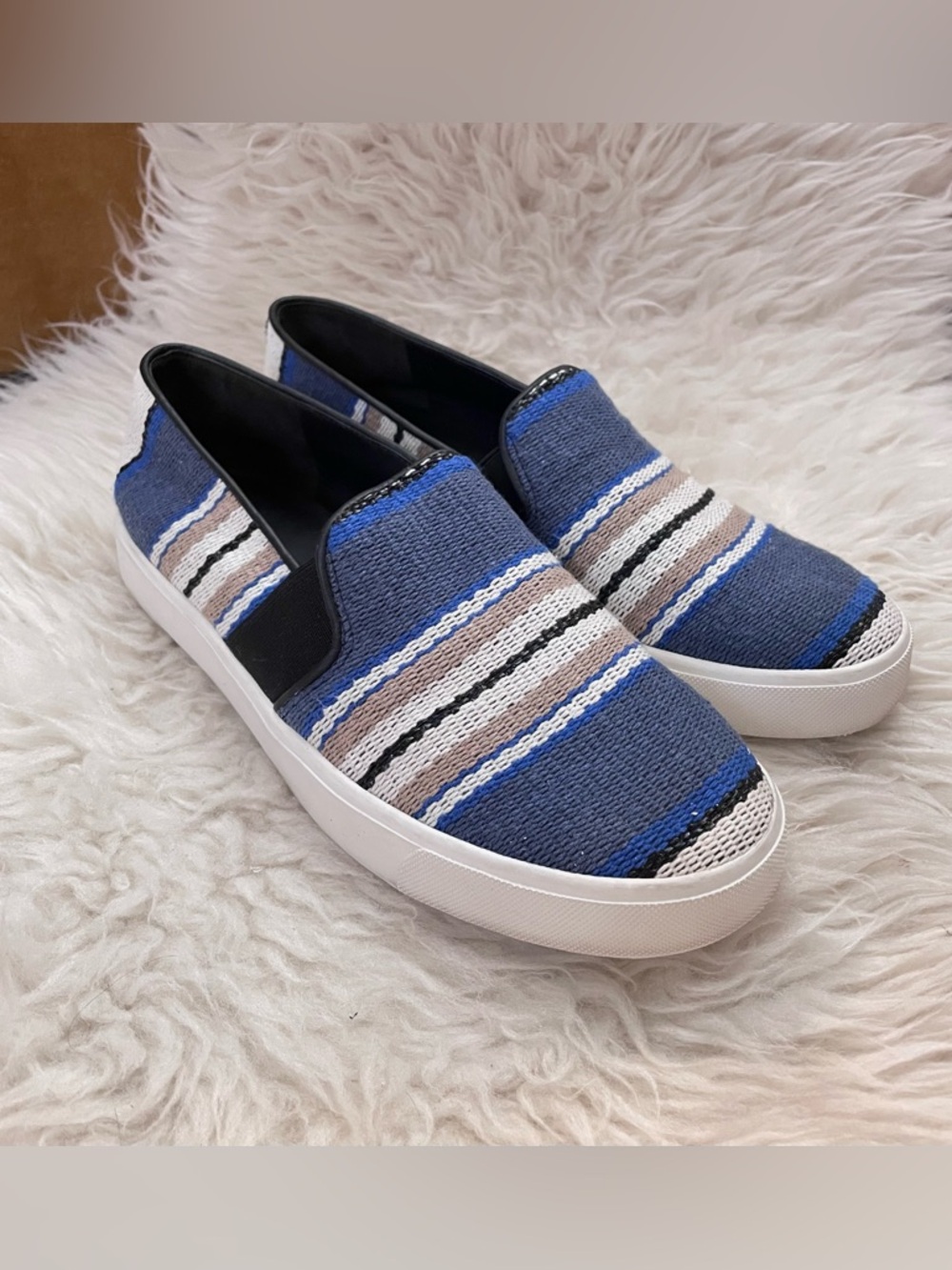 VINCE Blair Striped Round Toe Slip On Sneakers Blue 7.5